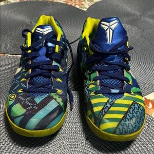 Nike kobe Em Blue and Green Patterned Sneakers